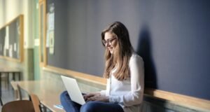 Best Online Colleges: How to Find an Accredited School That Fits Your Life and Goals Best Online Colleges: How to Find an Accredited School That Fits Your Life and Goals