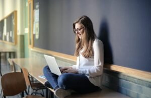 Best Online Colleges: How to Find an Accredited School That Fits Your Life and Goals Best Online Colleges: How to Find an Accredited School That Fits Your Life and Goals