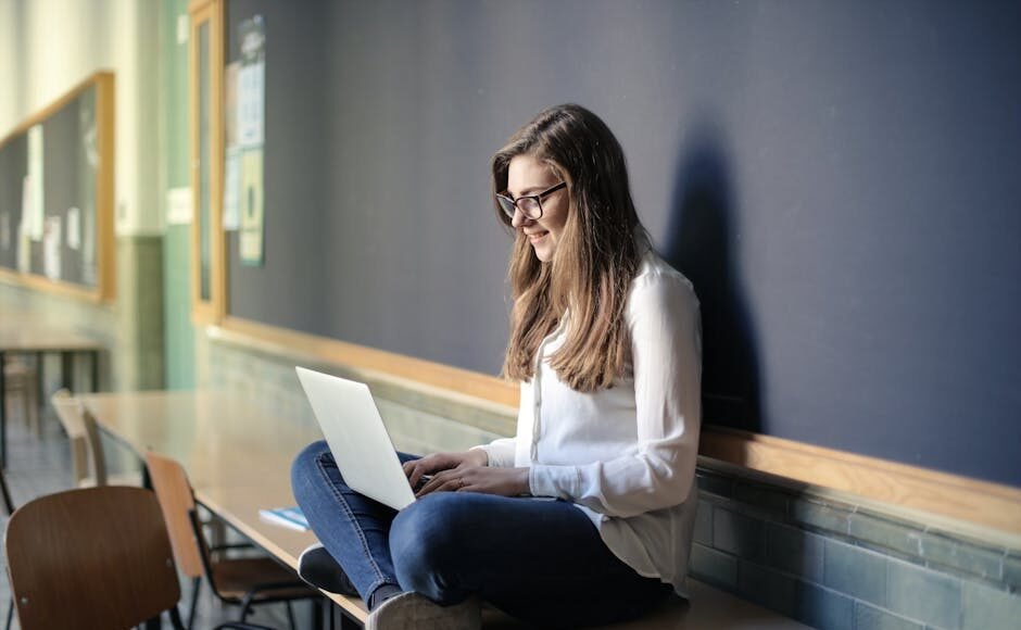 Best Online Colleges: How to Find an Accredited School That Fits Your Life and Goals Best Online Colleges: How to Find an Accredited School That Fits Your Life and Goals