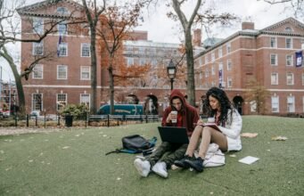 Online Colleges That Accept FAFSA: How to Pay for Your Online Degree With Federal Financial Aid Online Colleges That Accept FAFSA: How to Pay for Your Online Degree With Federal Financial Aid