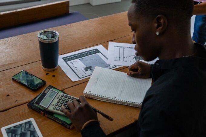 How to Budget in College: A Comprehensive Guide How to Budget in College: A Comprehensive Guide