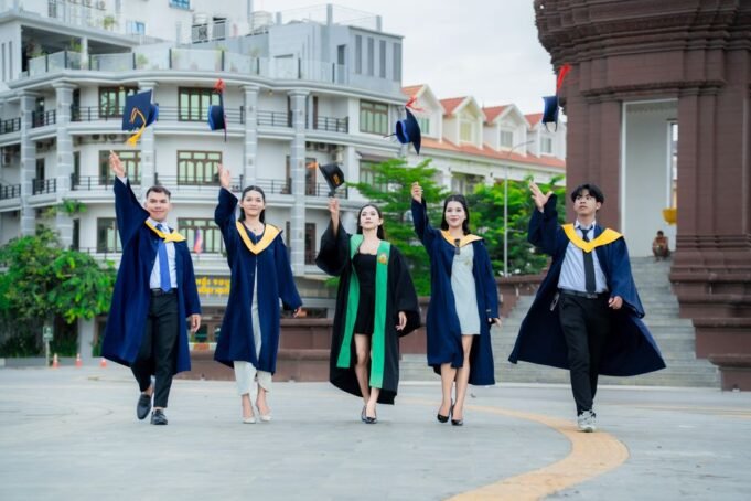 Best Private Student Loans Without a Cosigner in 2026: Full Comparison Best Private Student Loans Without a Cosigner in 2026: Full Comparison