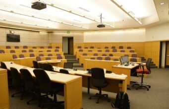 Exploring Online MBA Programs with No Application Fee Exploring Online MBA Programs with No Application Fee