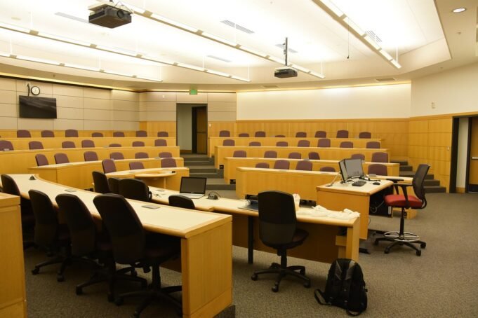 Exploring Online MBA Programs with No Application Fee Exploring Online MBA Programs with No Application Fee